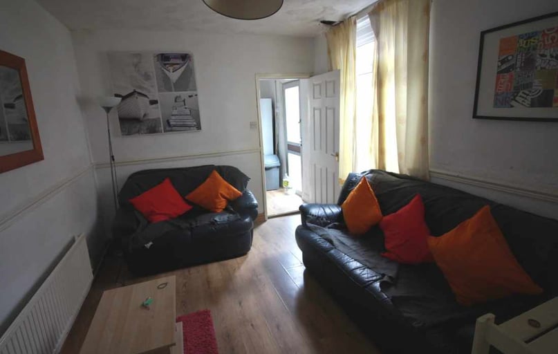 Roath, Plasnewydd, Cardiff - Image 1