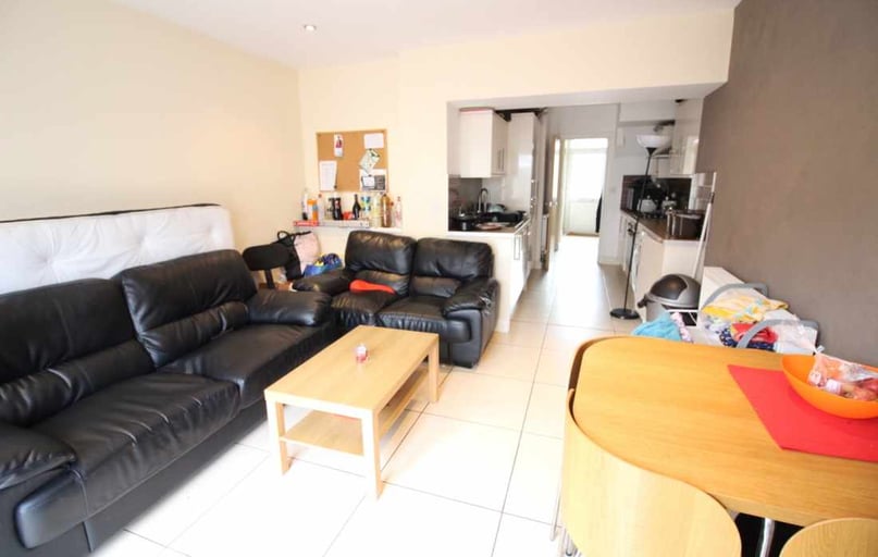 Cathays, Cardiff - Image 1