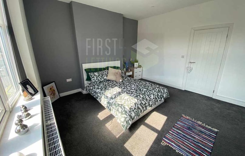 Clarendon Park Road, Clarendon Park, Leicester - Image 1