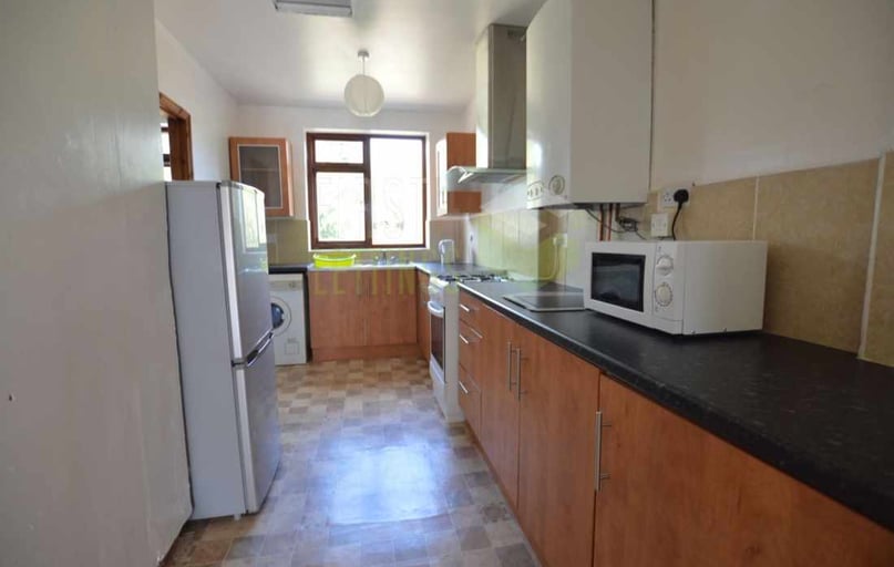 Gainsborough Road, Knighton, Leicester - Image 1