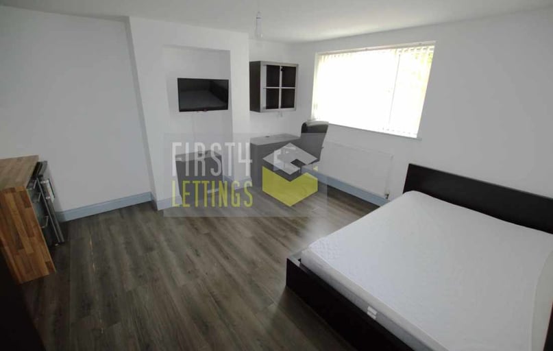 Welford Road, Clarendon Park, Leicester - Image 1