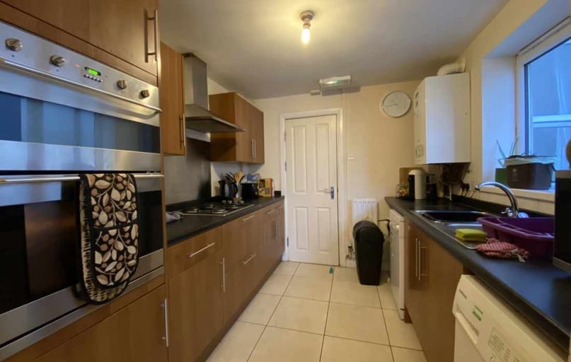 Cathays, Cardiff - Image 1