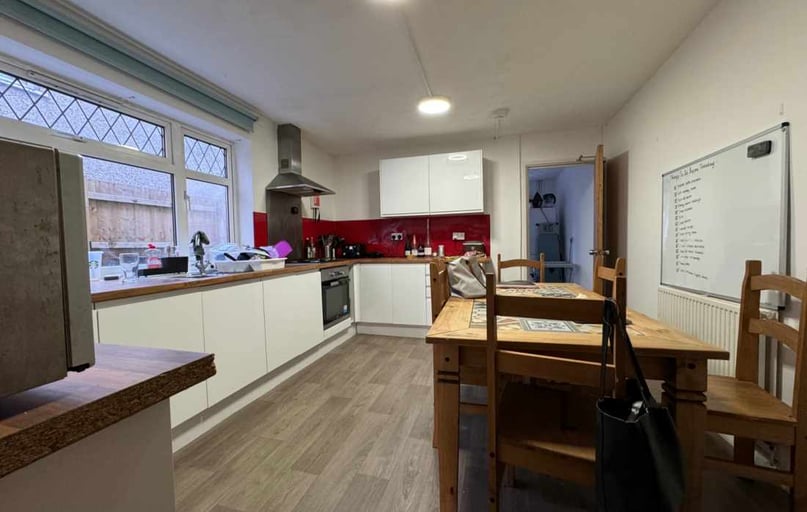 Cathays, Plasnewydd, Cardiff - Image 1