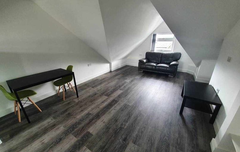  6, 3, Cathays, Cardiff - Image 1