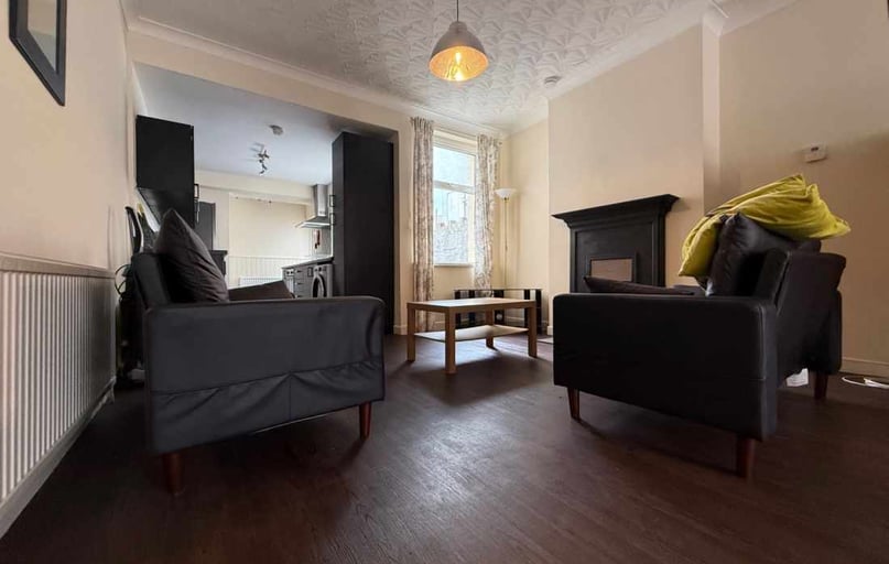 Roath, Plasnewydd, Cardiff - Image 1