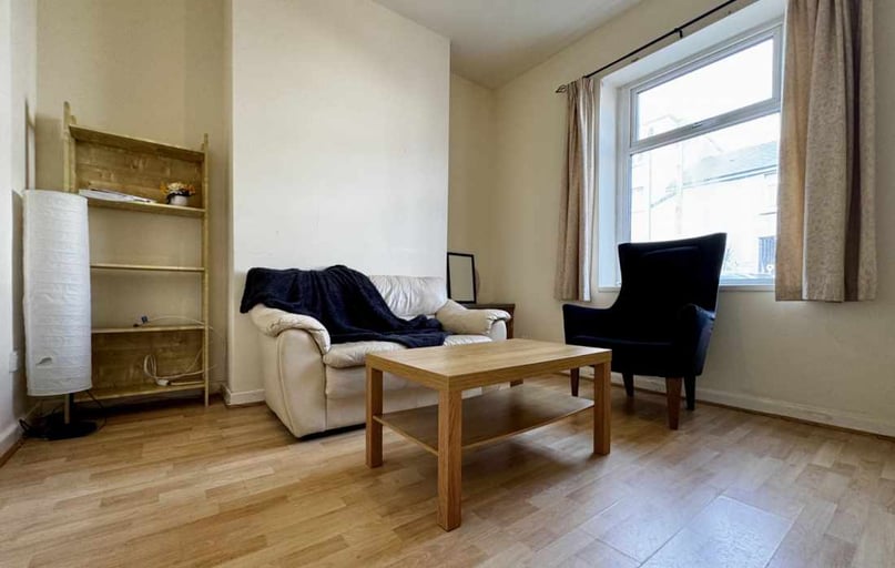 Roath, Plasnewydd, Cardiff - Image 1