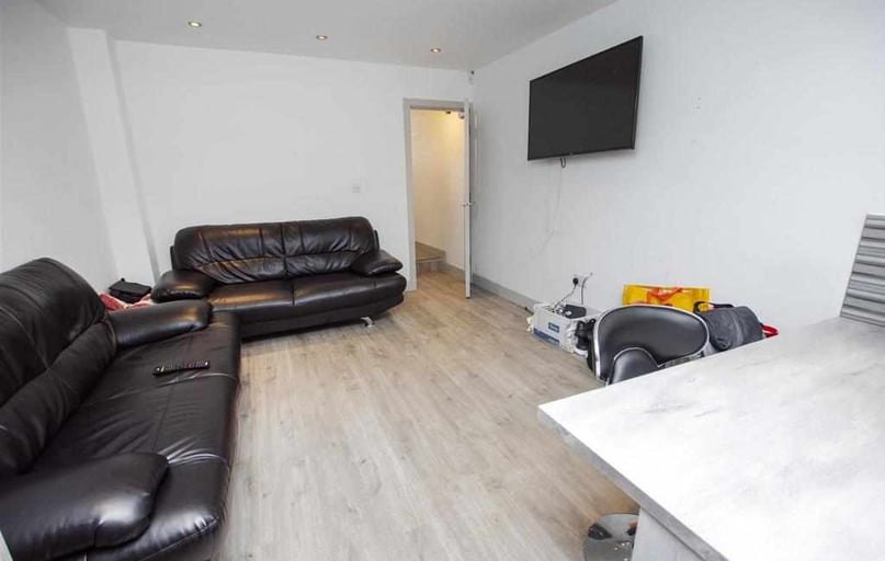 Harrow Road, Selly Park, Birmingham - Image 1