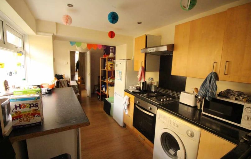 Cathays, Cardiff - Image 1