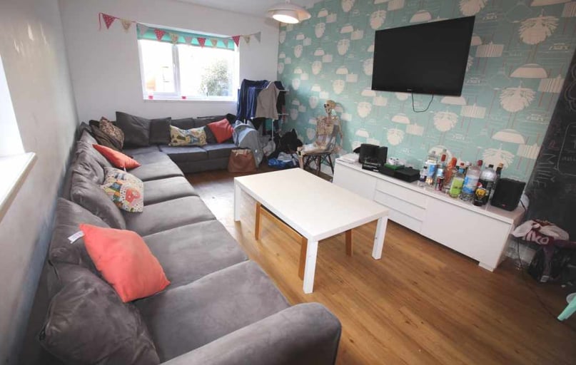 Cathays, Plasnewydd, Cardiff - Image 1