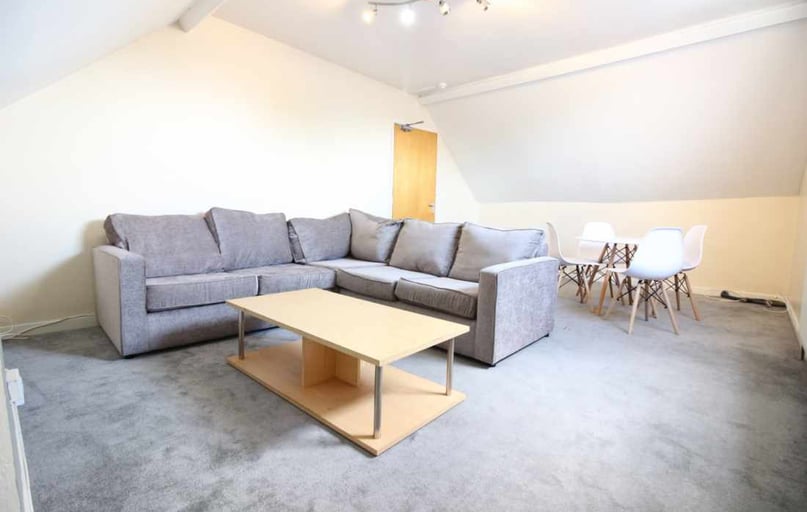 Cathays, Plasnewydd, Cardiff - Image 1