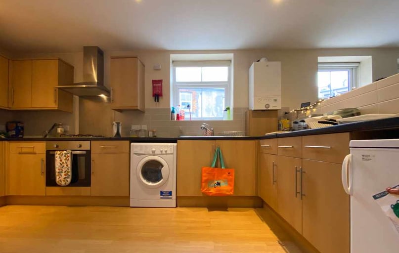 Roath, Plasnewydd, Cardiff - Image 1