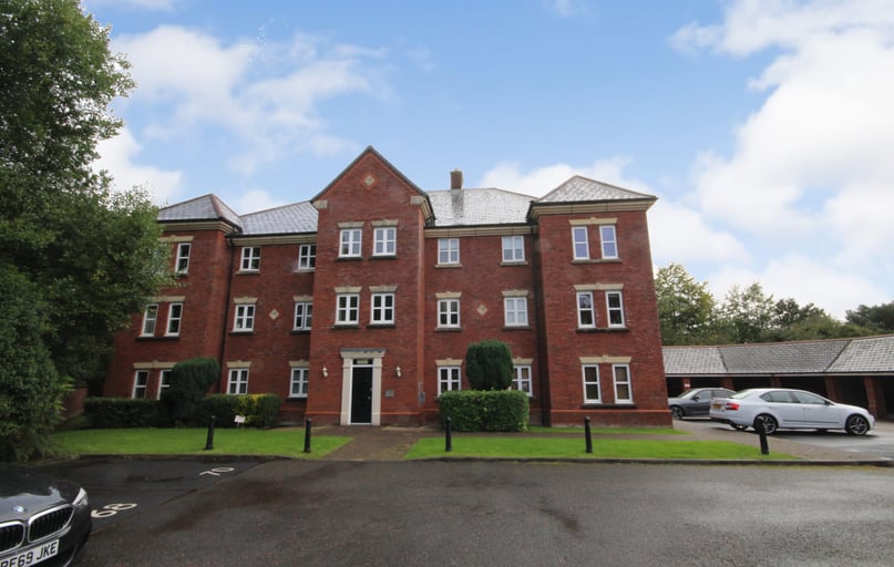 Ladybank Avenue, Deepdale, Preston - Image 1