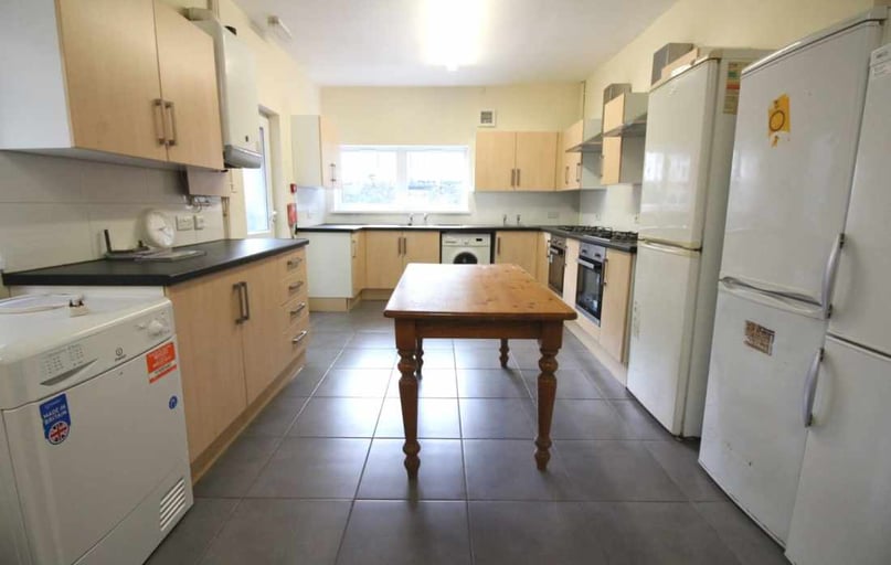 Cathays, Plasnewydd, Cardiff - Image 1