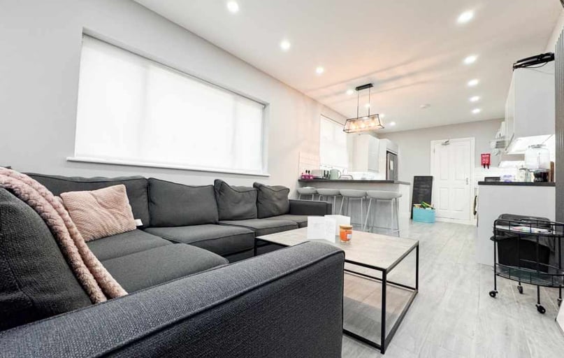 Cathays, Cardiff - Image 1