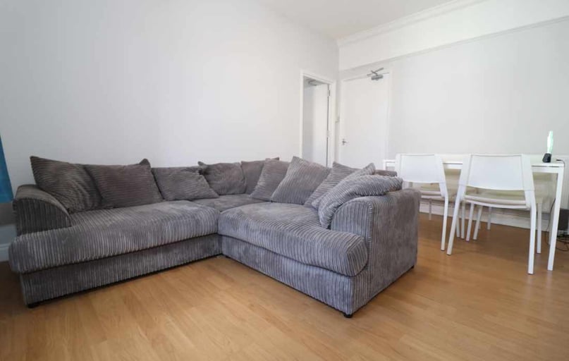 Roath, Plasnewydd, Cardiff - Image 1