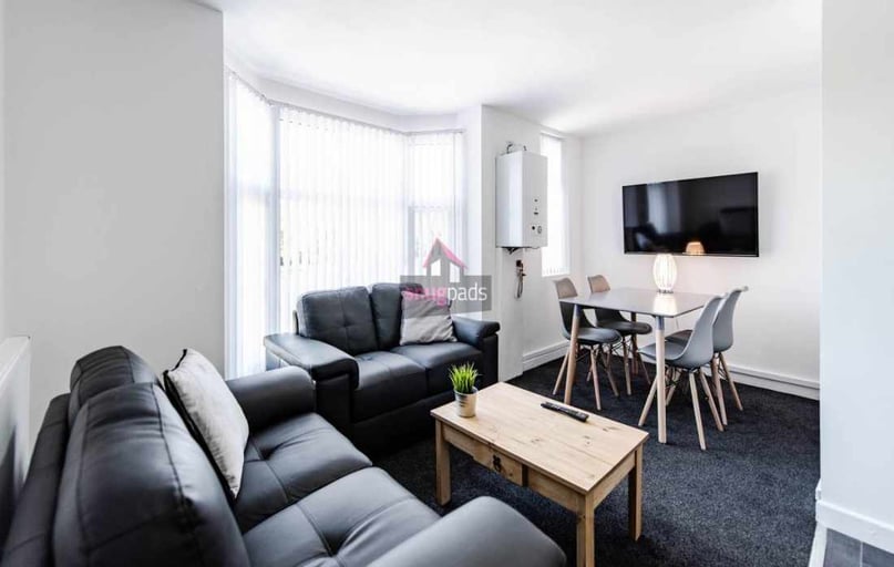 Salford, Irlams O' Th' Height - Image 1