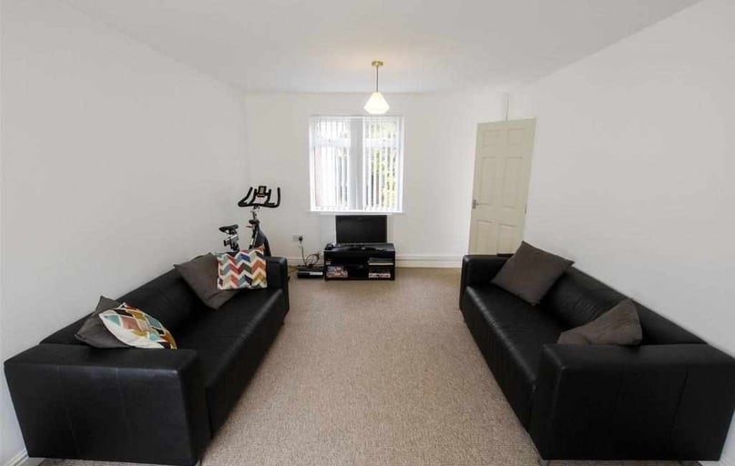 Leahurst Crescent, Harborne, Birmingham - Image 1