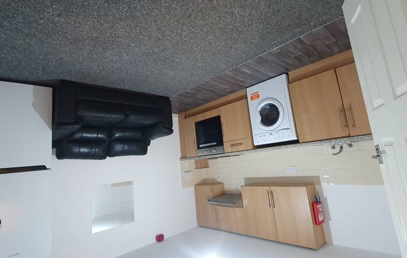  3, 18, Cathays, Cardiff - Image 1