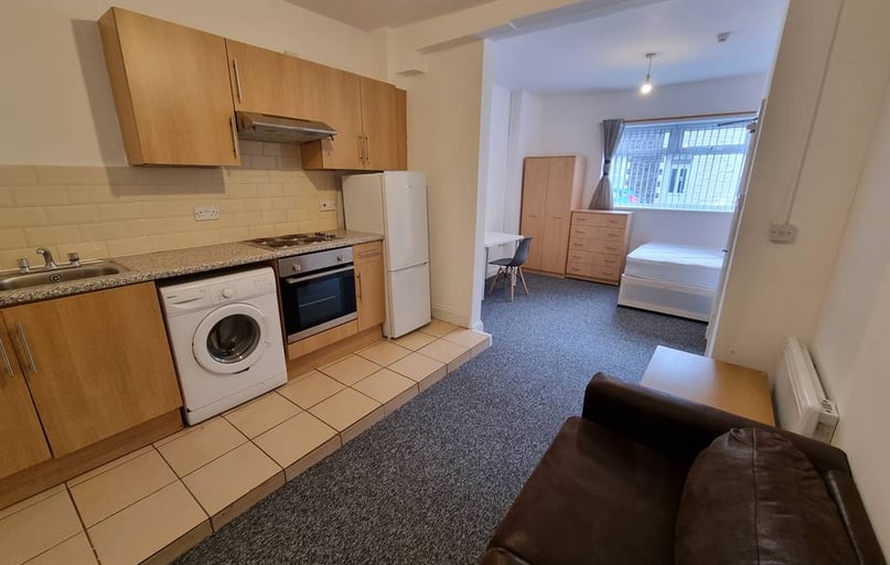  1, 18, Cathays, Cardiff - Image 1