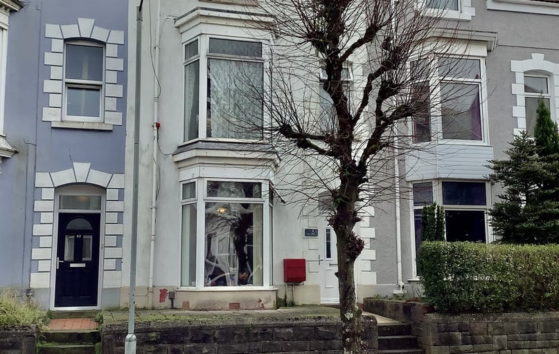 Gwydr Crescent, Uplands, Swansea - Image 1