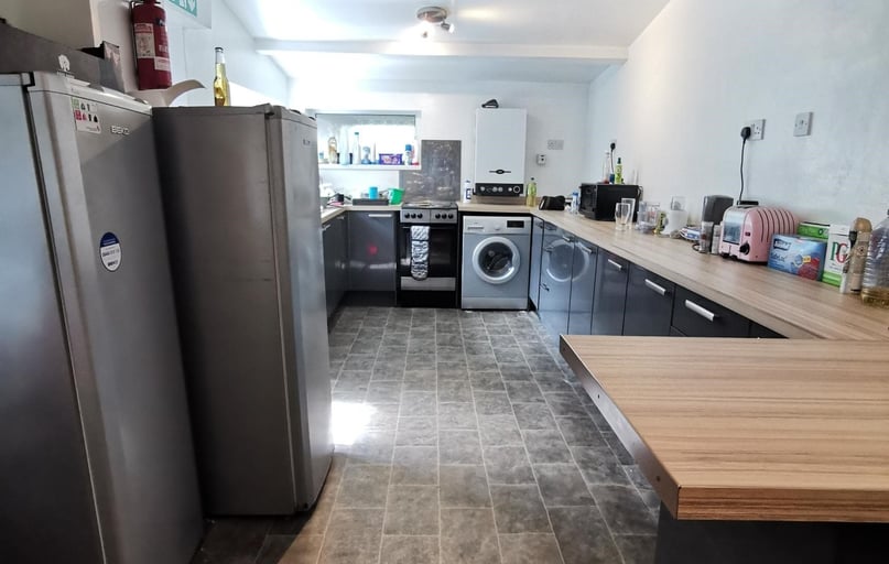 King Edward Rd, Brynmill, Swansea - Image 1