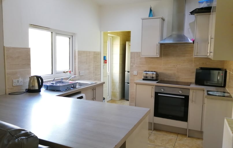 St Helens Avenue, Brynmill, Swansea - Image 1