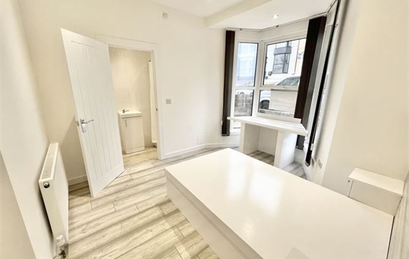 King Edwards Road, Brynmill, Swansea - Image 1