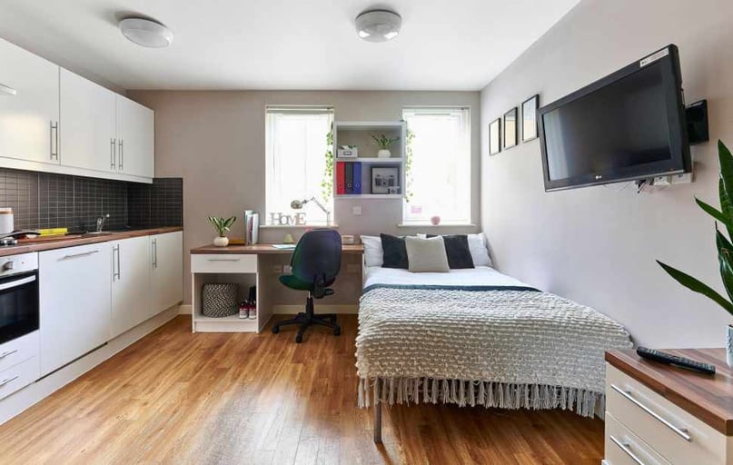 Studio Classic, The Mews, Glanville Road, Iffley, Oxford - Image 1