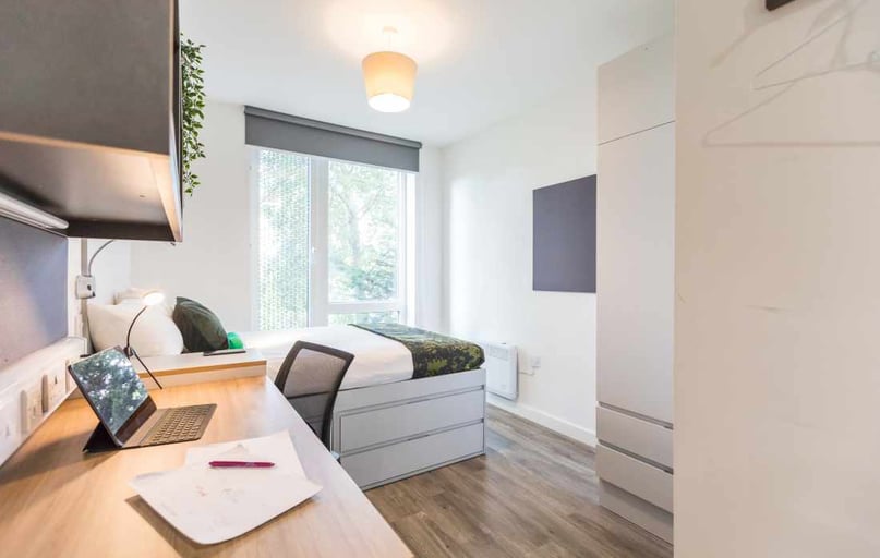 Silver Ensuite, The Cam Foundry, 315 Mill Road, City Centre, Cambridge - Image 1