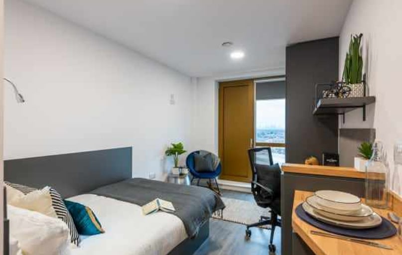 8 Bed Ensuite - S106, The Valentine, 27-37 Perth Road, Gants Hill, London - Image 1