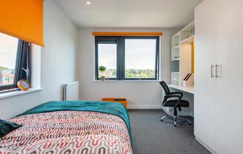 9 Bed Deluxe En-suite, Central Living, 74 Paris Street, St Sidwells, Exeter - Image 1