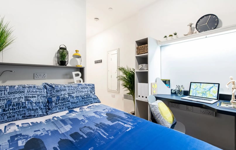 Standard En Suite, Belaton House, 130 Holdenhurst Road, City Centre, Bournemouth - Image 1