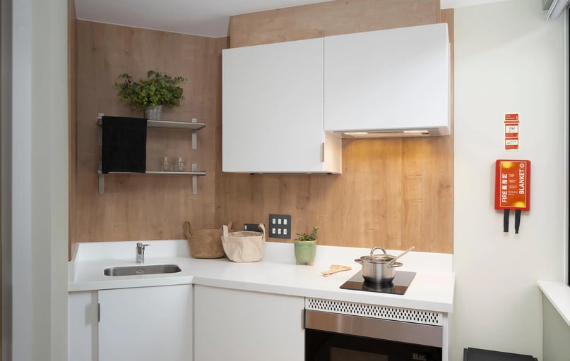 Large Double Studio, The Curve, 14 Fieldgate Street, Shoreditch, London - Image 1