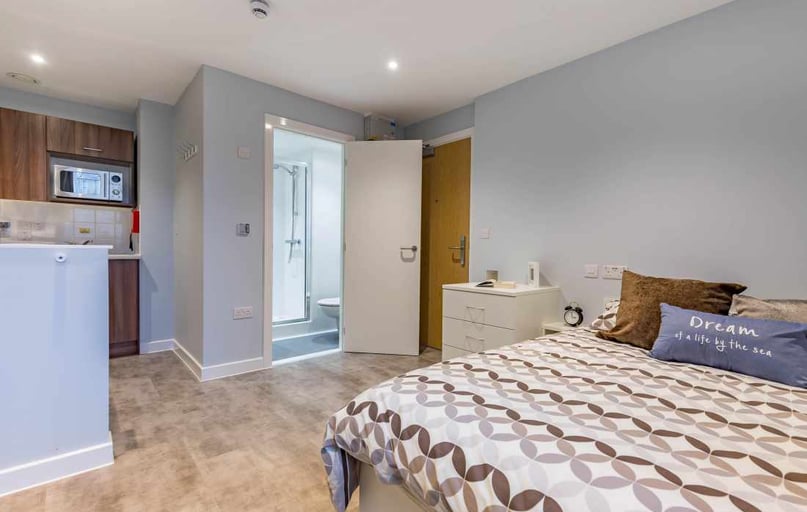 7 Bed Premium Studio, Mary Parker House, 17 Apsley Road, Mutley, Plymouth - Image 1