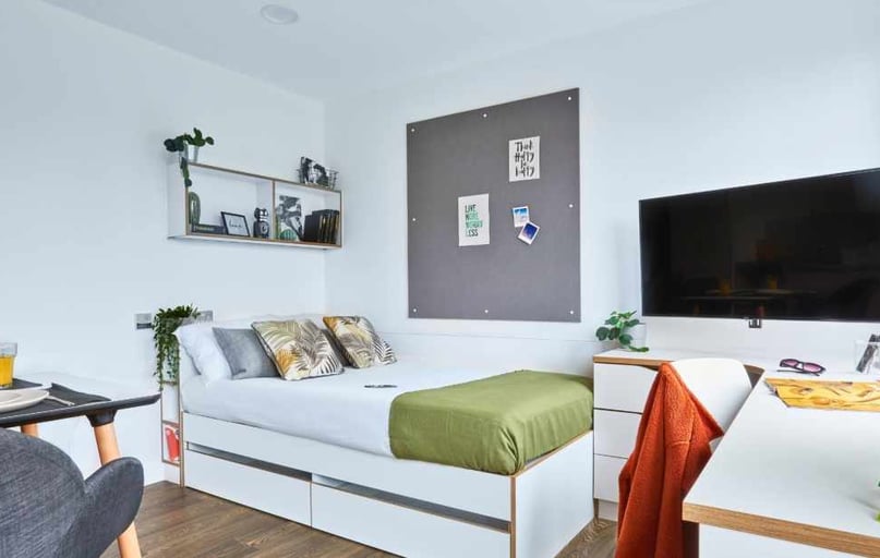 Studio Gold, 41 Castle Street, De Montfort University, Leicester - Image 1