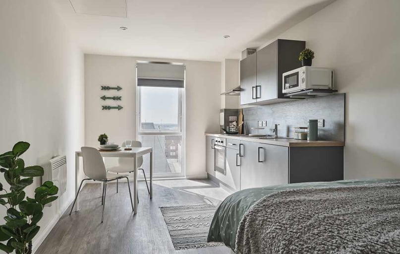 Studio Luxury, The Bank, West Street, City Centre, Southampton - Image 1
