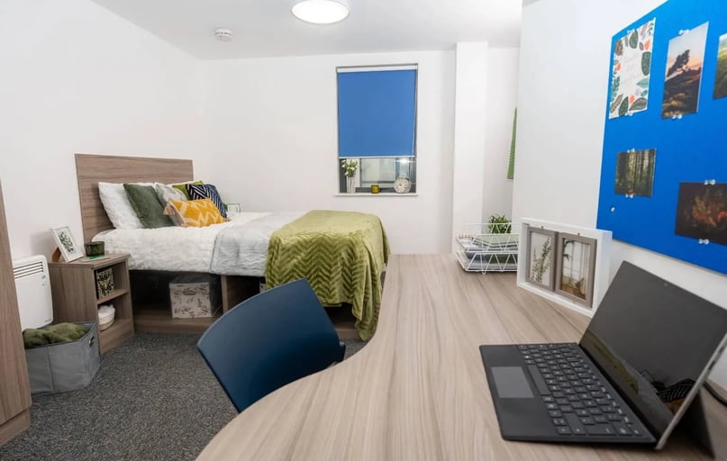 Double En-suite, Grafton Street, Ardwick, Manchester - Image 1