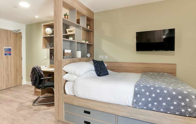 Studio Classic, Southampton Crossings, Cumberland Place, Portswood, Southampton - Image 1