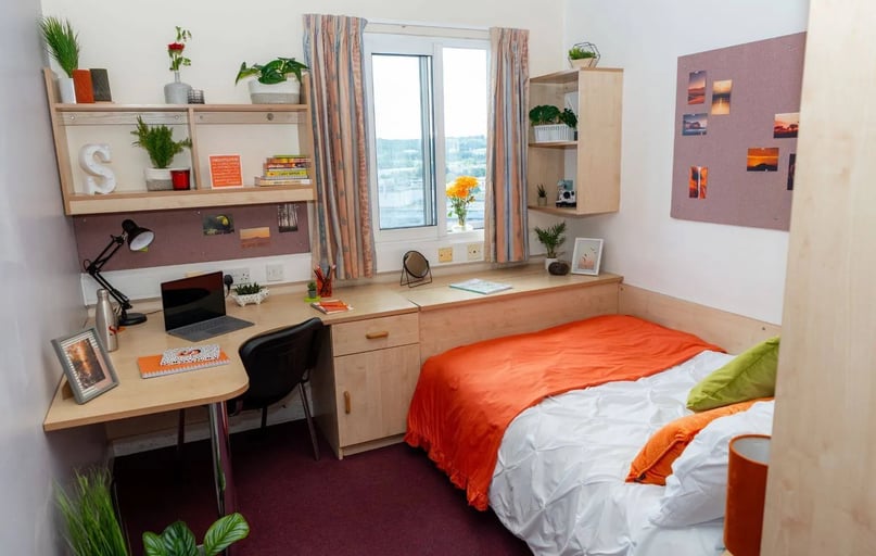 Double En-suite, Wardley House, Little Horton Lane, City Centre, Bradford - Image 1