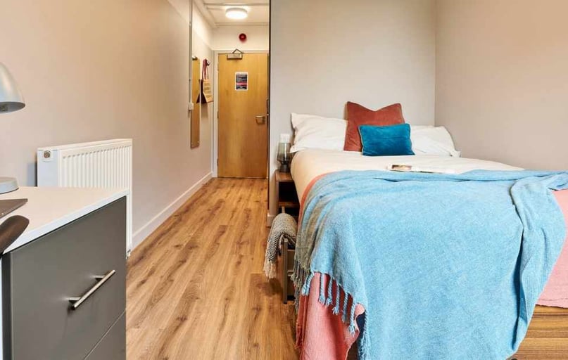 Ensuite Silver, The Helix, North End Road, Wembley, London - Image 1