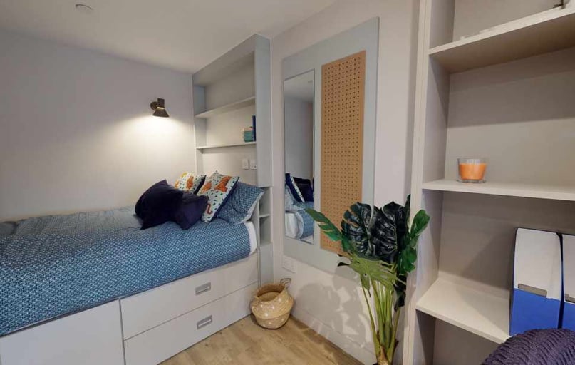 One Bed Apartment, COSMOS, 2 Moore Street, City Centre, Sheffield - Image 1