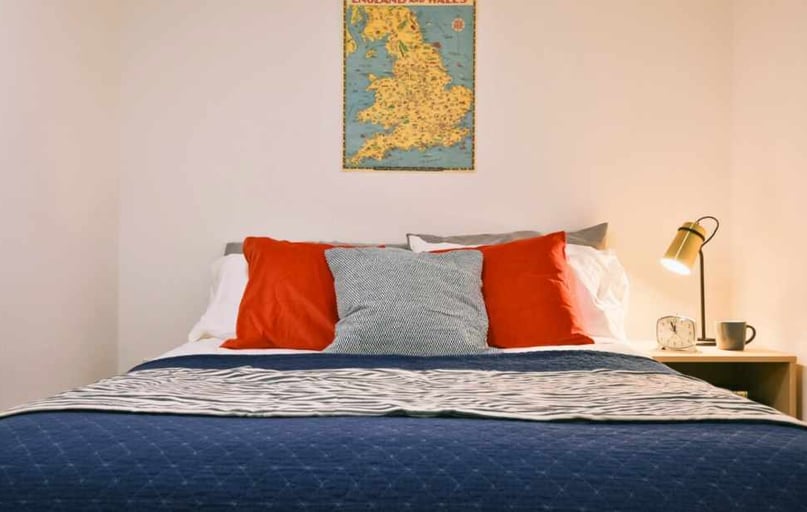 Studio Classic Bigger, Pavilion Court, 1-54 Station Road West, Canterbury - Image 1