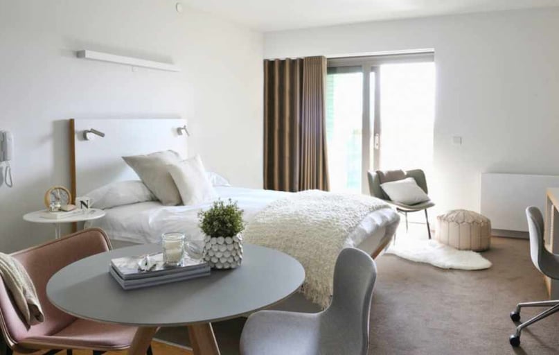 Studio Premium, Host Kings Cross, 25-27 Canal Reach, King's Cross, London - Image 1