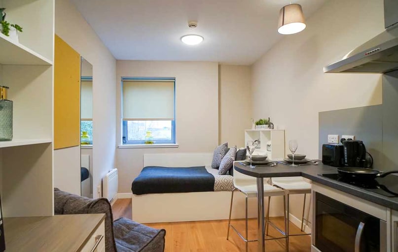 Classic Studio, Centro House, Wellgreen Place, Central, Stirling - Image 1