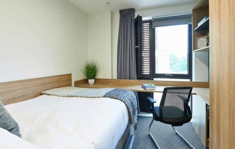 Ensuite Classic, Southampton Crossings, Cumberland Place, Portswood, Southampton - Image 1