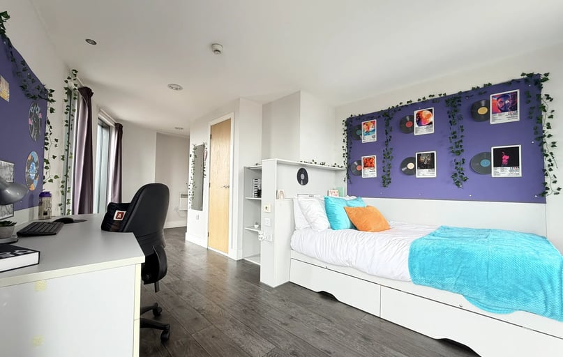 Deluxe En Suite, Ablett House, 2 Great Crosshall Street, City Centre, Liverpool - Image 1