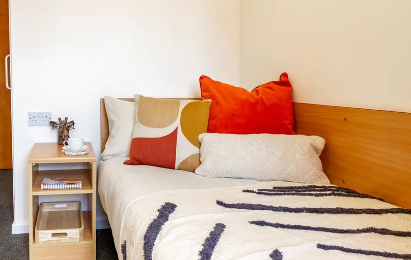 Classic En Suite, Park Court, 50 Park Street, City Centre, Lincoln - Image 1