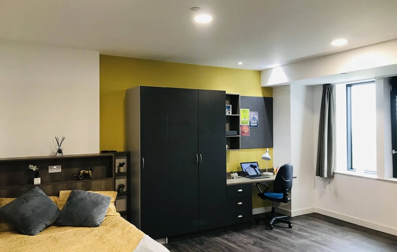 Deluxe Studio, Catherine House, Stanhope Road, City Centre, Portsmouth - Image 1