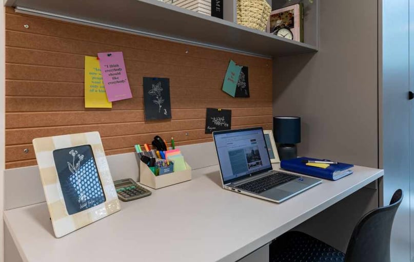 Ensuite Classic 5 Bed, Waterside, 58-62 Avon Street, City Centre, Bristol - Image 1