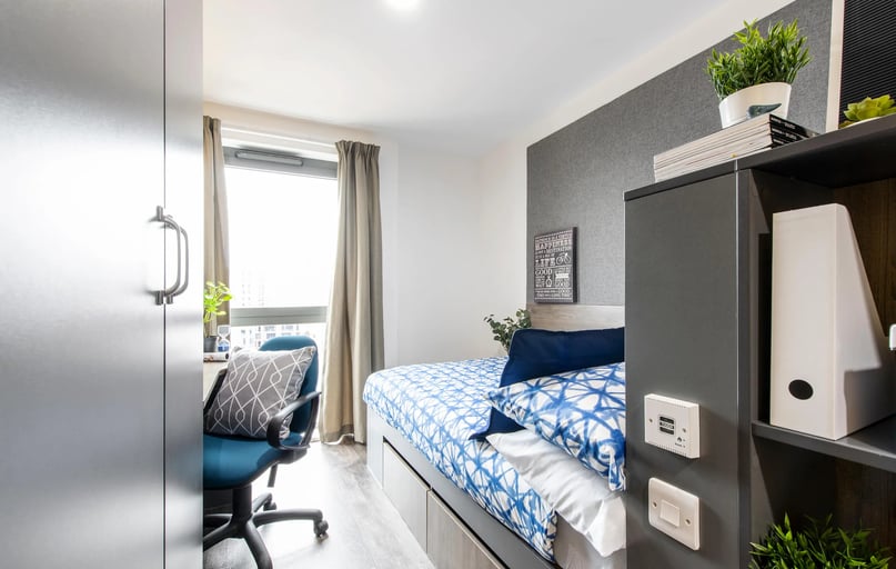 Standard En Suite, Bentley House, 10 Moland Street, City Centre, Birmingham - Image 1